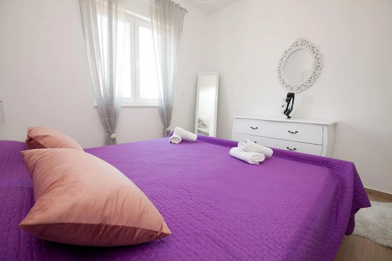 Luxury Apartment Eva Zadar 0*,